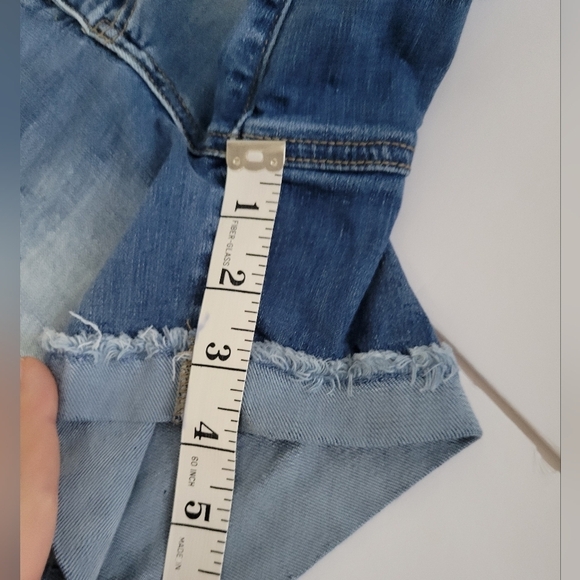 SO Junior Medium Blue Wash High Rise Curvy Midi Cuffed Denim Jean Shorts - Picture 4 of 7